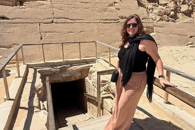 VIP tour of Giza plateau - Camel Ride With a 9-Pyramid View and Desert Perimeter Options