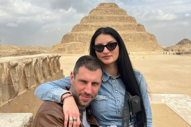 VIPTour Giza pyramids ,Saqqara step pyramids & Memphis Old City - Stop 1: Giza pyramids, plus the viewpoint for nine pyramids