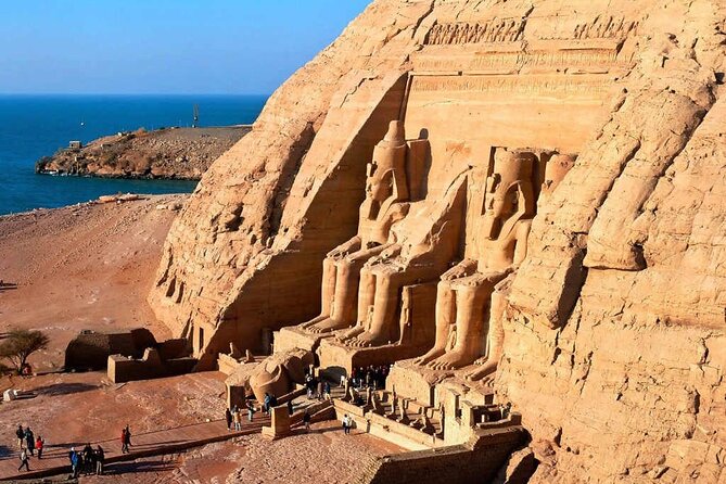 West Bank Tombs and Temples - Colossi of Memnon: a short stop that pays off for photos
