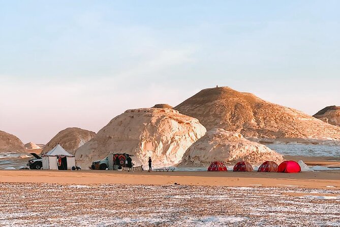White Desert Overnight Tour From Cairo - Black Desert Stops: El Hez Cool Spring and Crystal Mountain