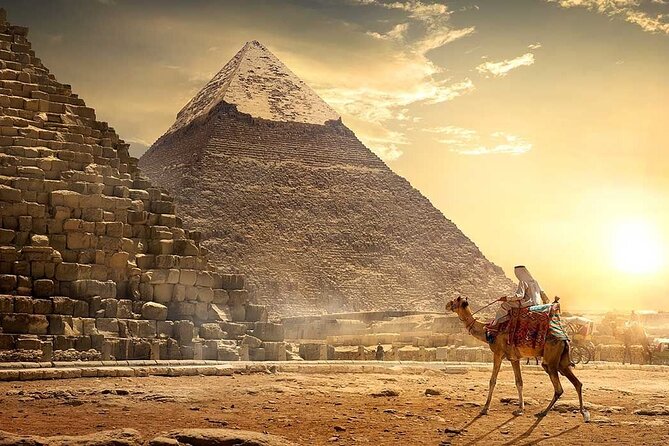 Wonderful Full Day Egyptian Museum and Great Pyramid - Lunch at a local Egyptian restaurant: plan for an extra budget line
