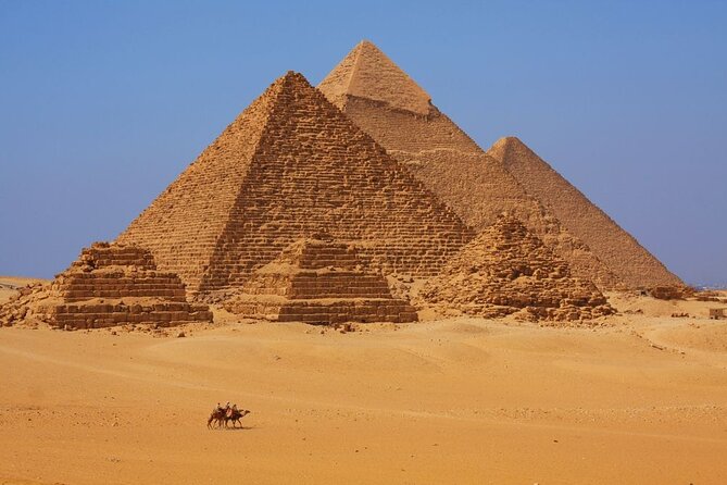Wonderful Full Day Egyptian Museum and Great Pyramid - Getting comfortable in Cairo: water, photos, and pacing
