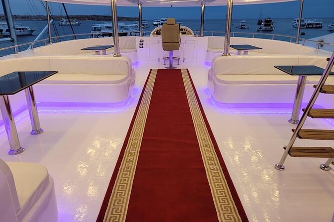 Yacht Cruise with Dinner & Oriental Show - Dinner menu and portion expectations after sunset